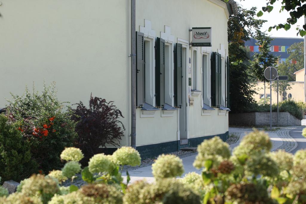 Hotel-Pension Mandy - Adults Only Зенфтенберг Экстерьер фото