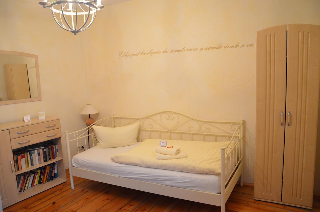 Hotel-Pension Mandy - Adults Only Зенфтенберг Экстерьер фото