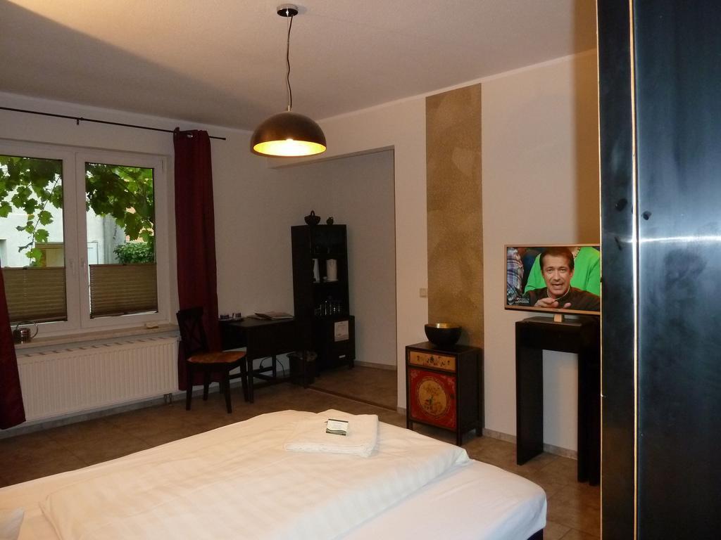 Hotel-Pension Mandy - Adults Only Зенфтенберг Экстерьер фото