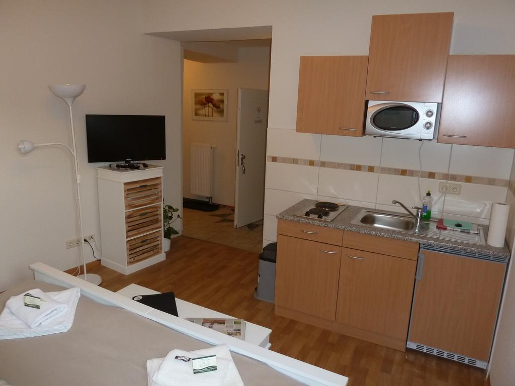Hotel-Pension Mandy - Adults Only Зенфтенберг Экстерьер фото