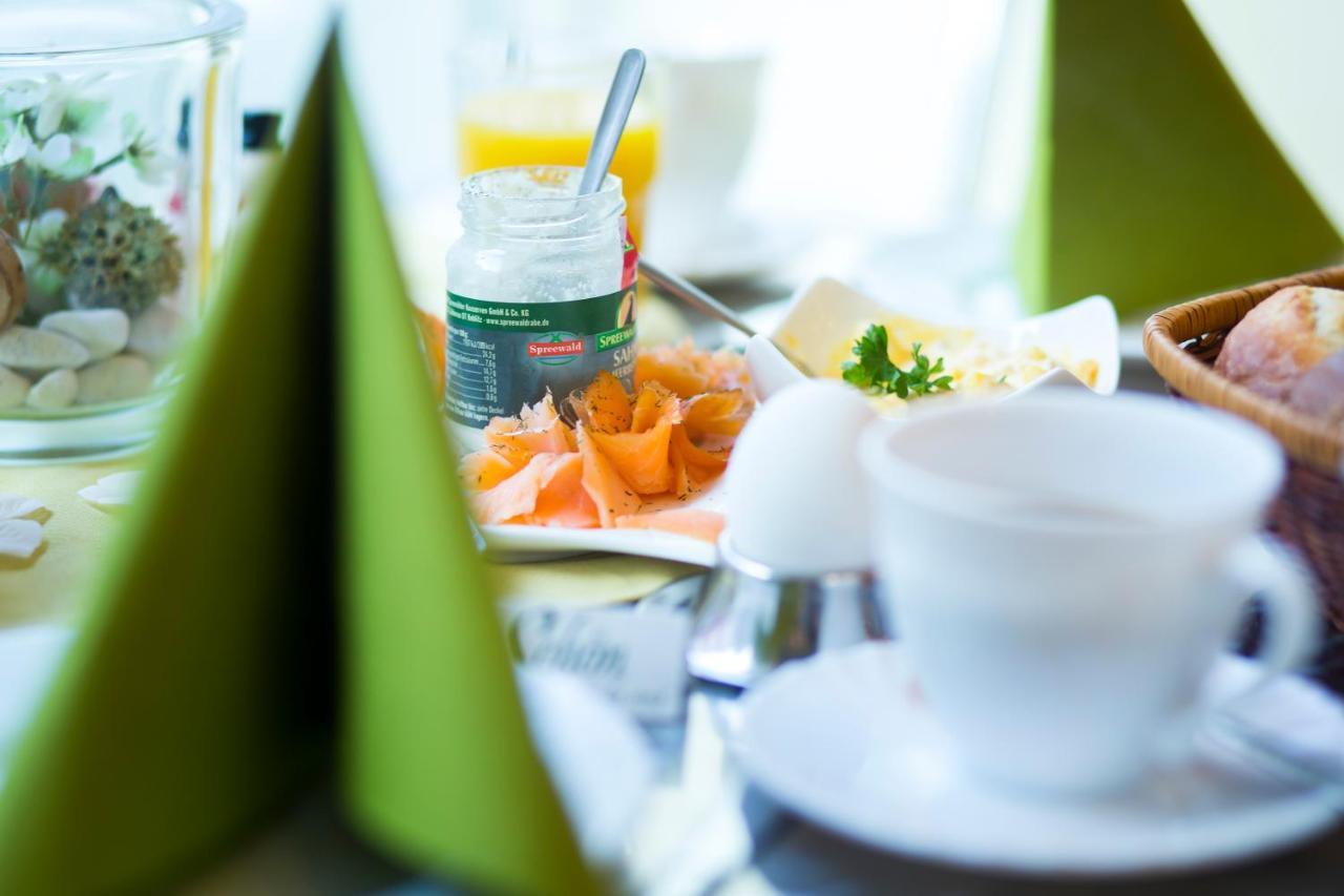 Hotel-Pension Mandy - Adults Only Зенфтенберг Экстерьер фото