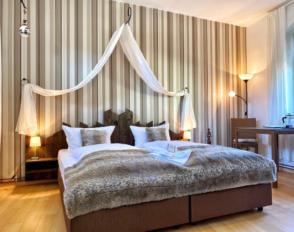 Hotel-Pension Mandy - Adults Only Зенфтенберг Экстерьер фото