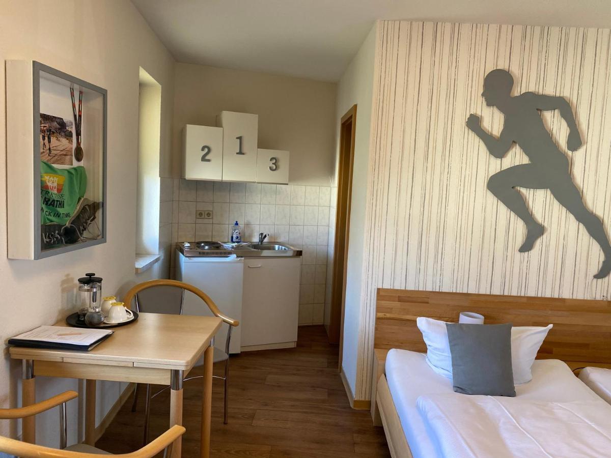 Hotel-Pension Mandy - Adults Only Зенфтенберг Экстерьер фото