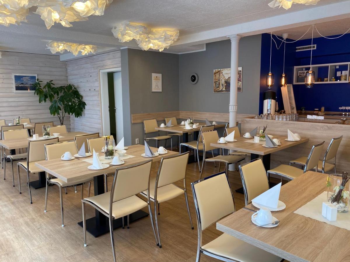Hotel-Pension Mandy - Adults Only Зенфтенберг Экстерьер фото
