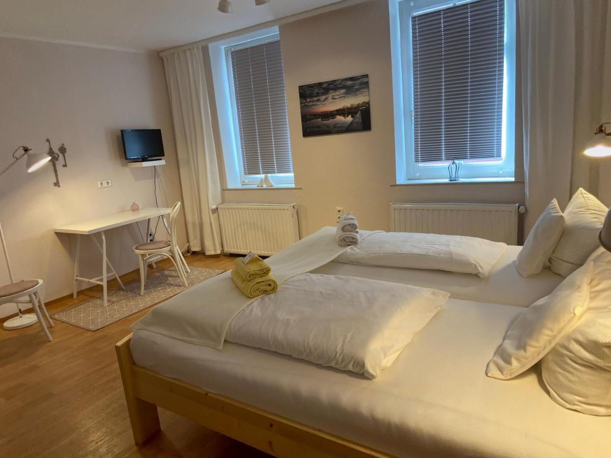 Hotel-Pension Mandy - Adults Only Зенфтенберг Экстерьер фото